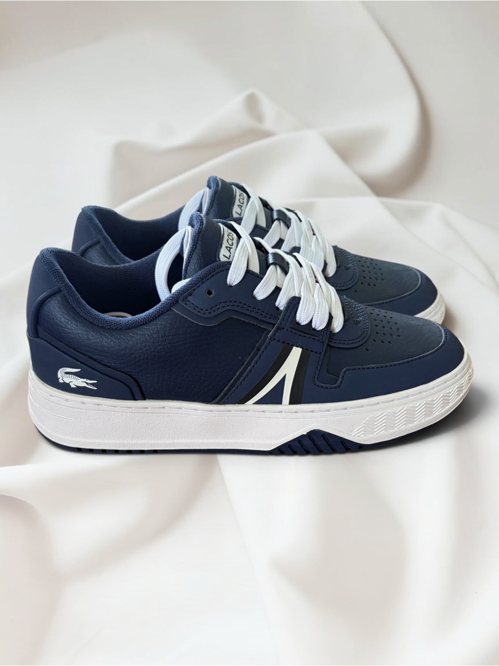 Lacoste L001 Women’s Leather Sneakers Navy White US 6.5, 7 and 7.5 NWT